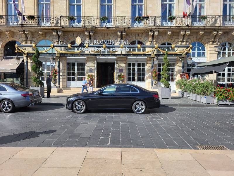 Réserver ou louer les services de nuit pas cher sur réservation d'un chauffeur privé vtc pour toutes destinations Bordeaux,Gironde ou Nouvelle Aquitaine
