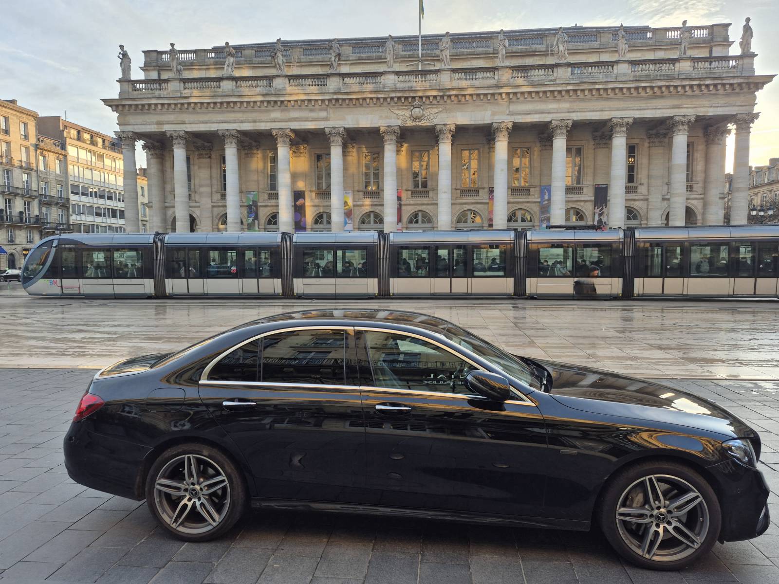 Transfert chauffeur privé vtc alternatif au taxi au départ du Piraillan vers Bordeaux
